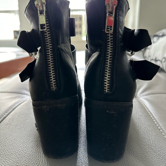 Steve Madden booties - Picture 2 of 4